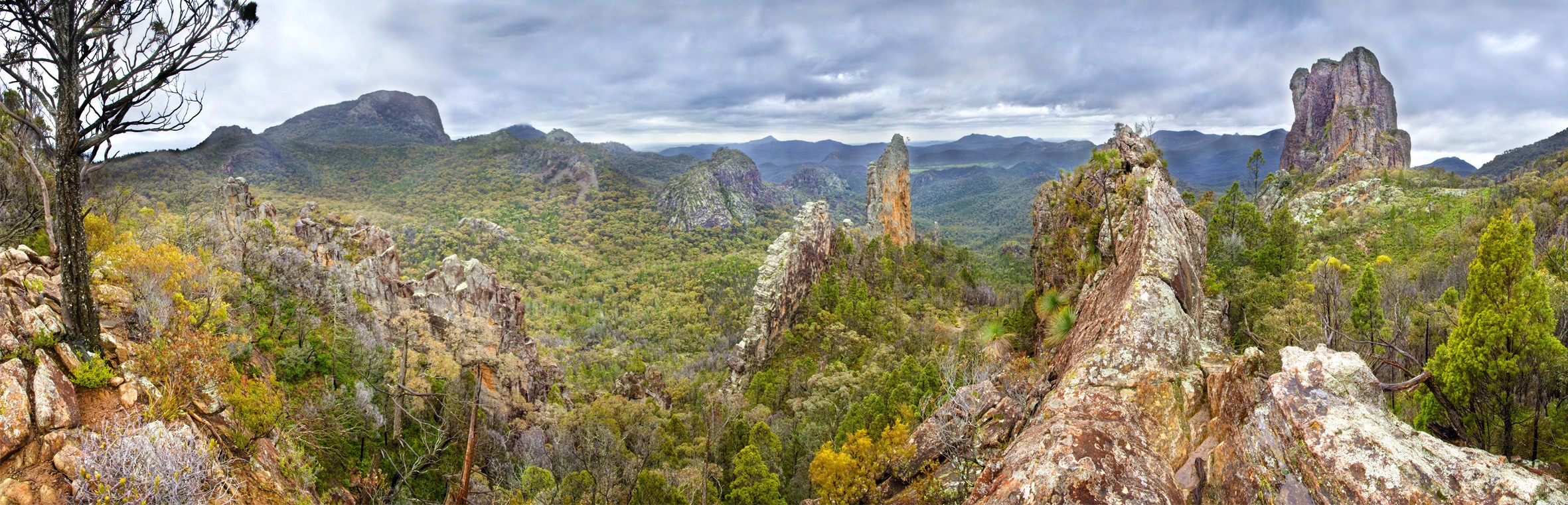 Breadknife and Belougerie Spire at Warrumbungles